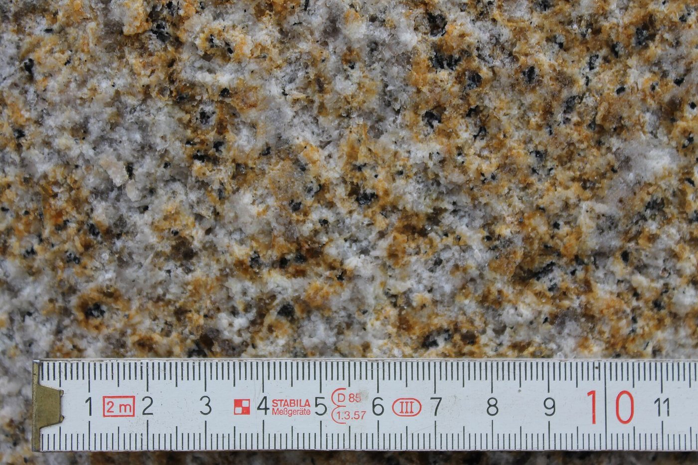 Preventing Efflorescence and Joint Staining on G682 Granite Facades: A Field Guide for Installation Teams