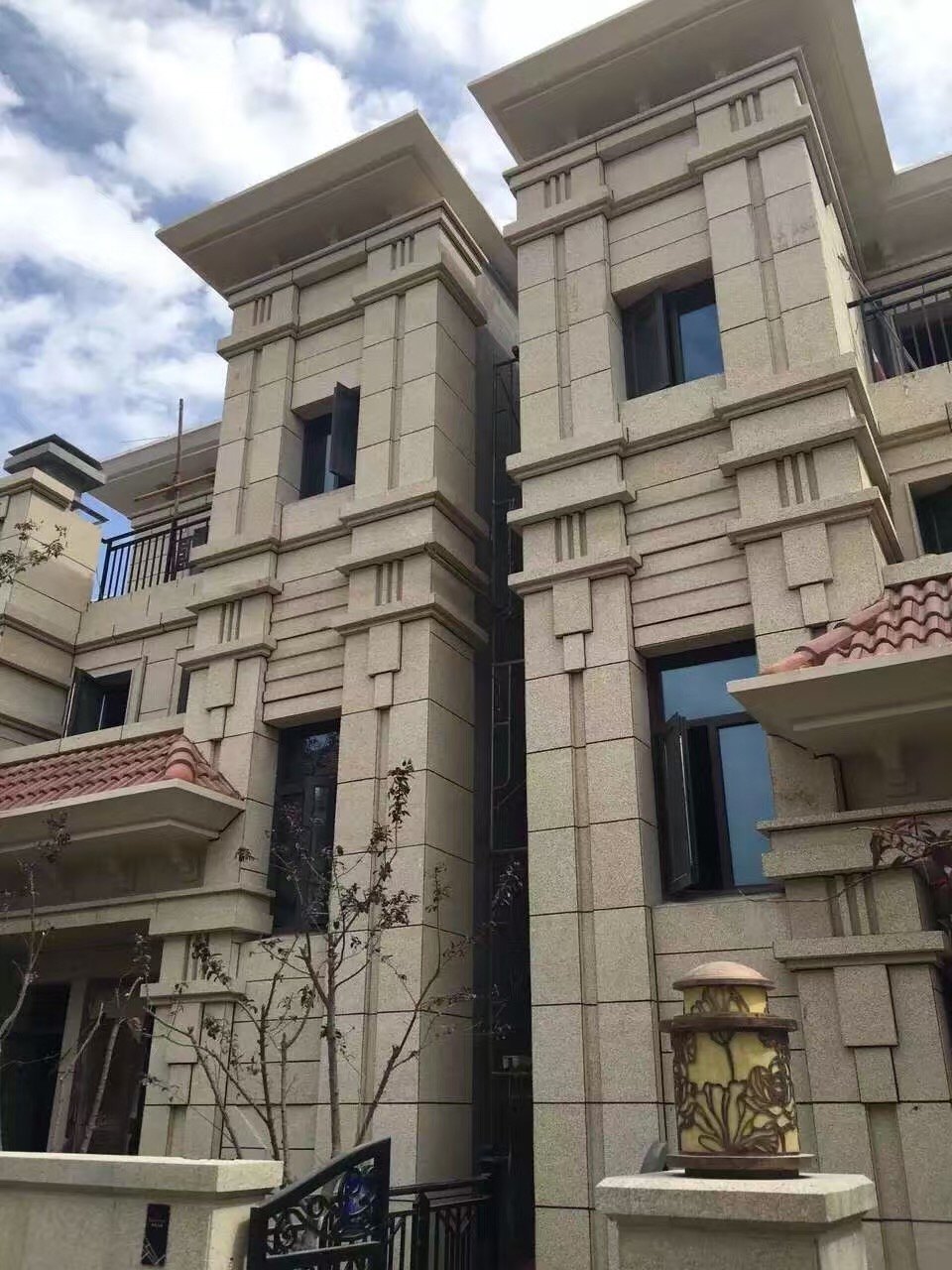 G682 granite townhouse facade project