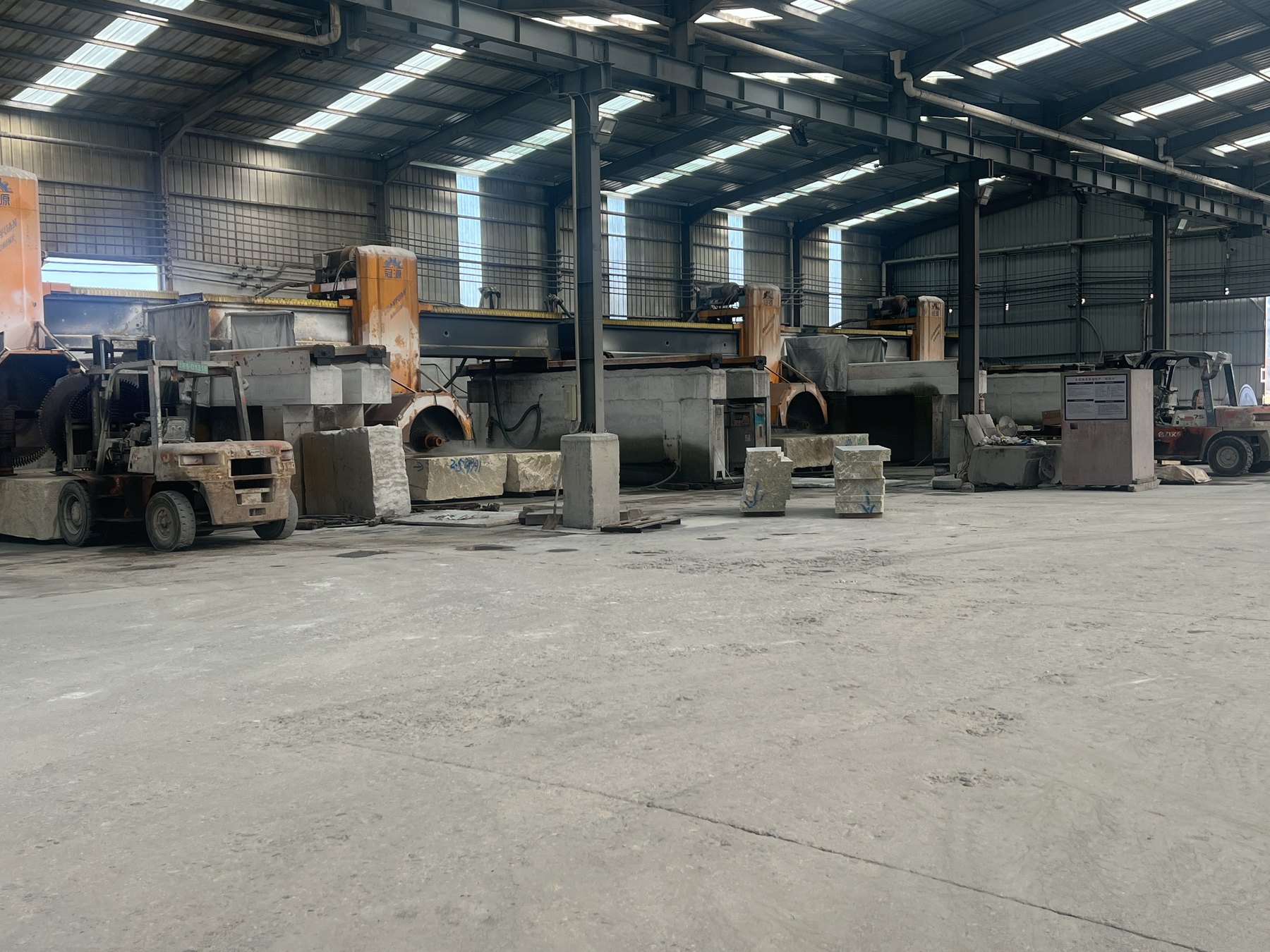 Overview of our slab processing workshop in Suizhou